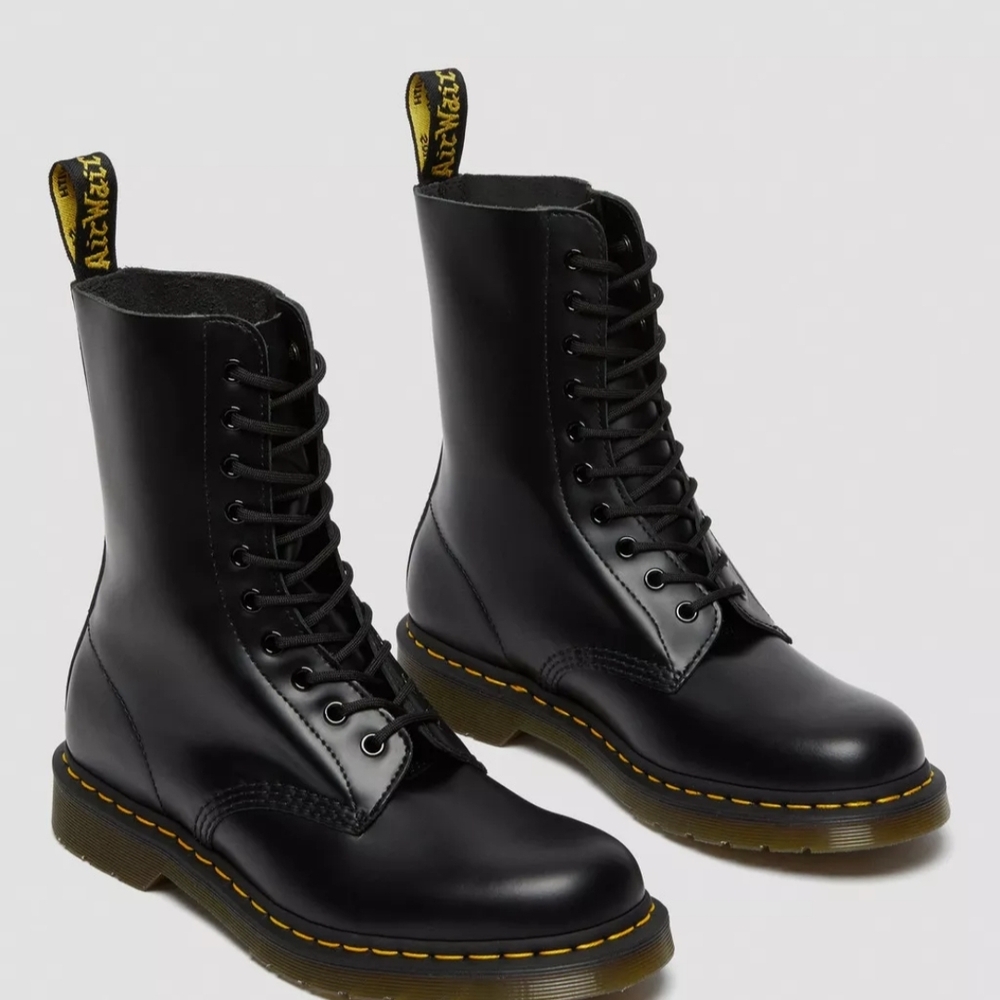 Dr Martens Black 10 Eyes Boots